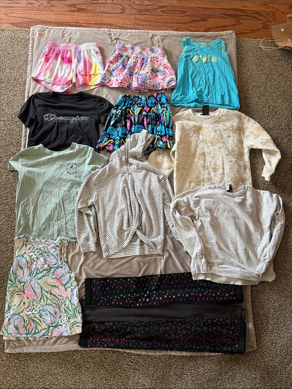 13 item size Medium Girls clothing lot.